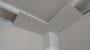 Półka sufitowa na oświetlenie LED_5